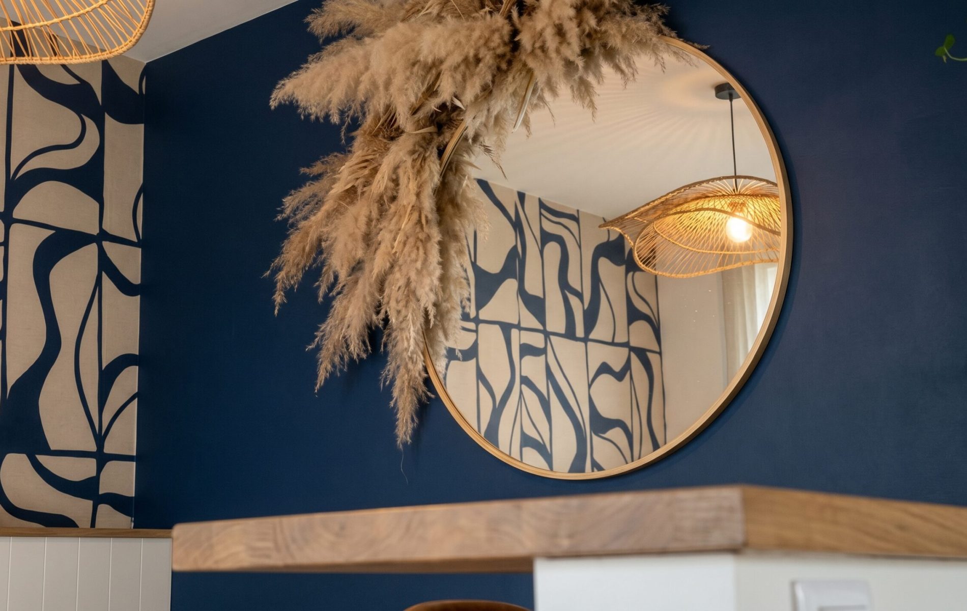 Architectural_interior_shot,_close-up_on_202605090518